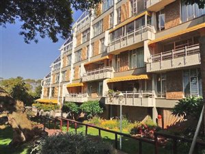 2 Bed Apartment in Groenkloof
