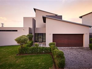 3 Bed House in Waterfall Country Village
