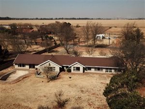 2 ha Farm in Glendonald AH