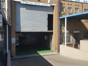 1380 m² Industrial space in Delville
