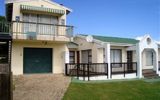 3 Bedroom House in Paradise Beach