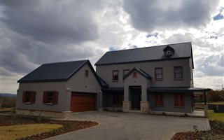 4 Bedroom House in Boschkop