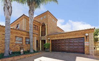 4 Bedroom House in Dayanglen