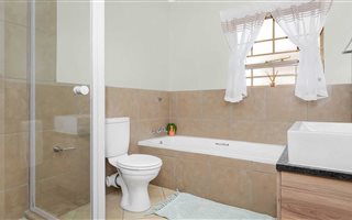 3 Bedroom Townhouse in Monavoni