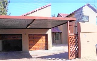 5 Bedroom House in Marais Steyn Park