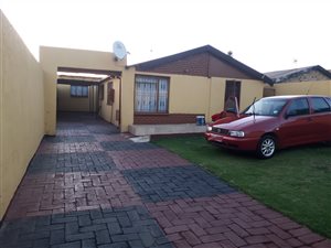 2 Bedroom House in Moroka