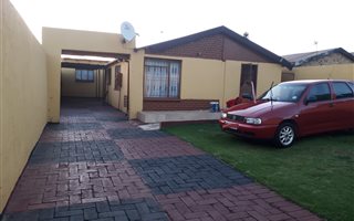 2 Bedroom House in Moroka