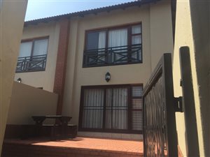 3 Bed Apartment in Pretorius Park