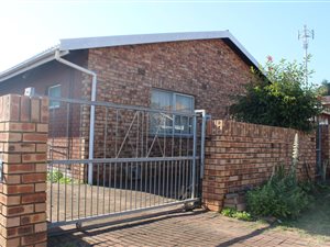 5 Bed House in Austerville