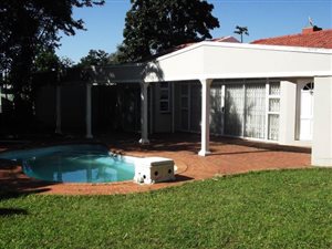 4 Bed House in Manors