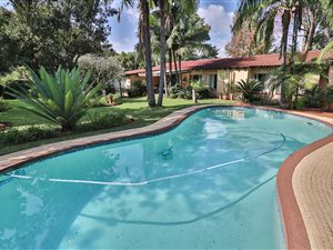 4 Bed House in Die Wilgers