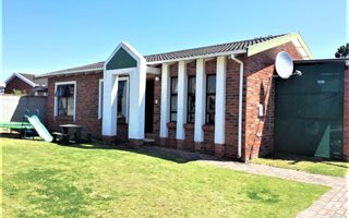 3 Bedroom House in Kunene Park