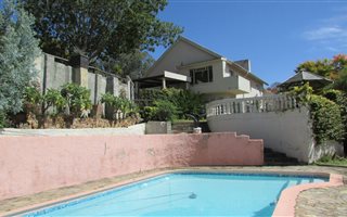 7 Bedroom House in Sunridge Park