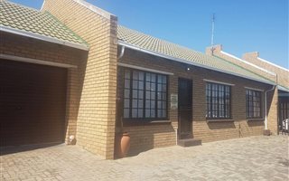 2 Bedroom Townhouse in Modelpark