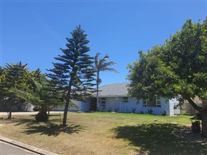 3 Bed House in Hartenbos Heuwels