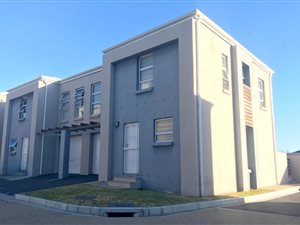 3 Bed Townhouse in Burgundy Estate
