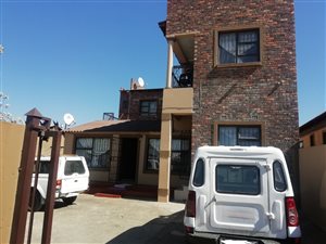 12 Bed House in Jiyana