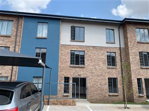 2 Bedroom Apartment in Rooihuiskraal North