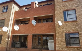 2 Bedroom Apartment in Weltevreden Park