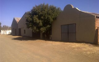 300 m² Commercial space in Smithfield