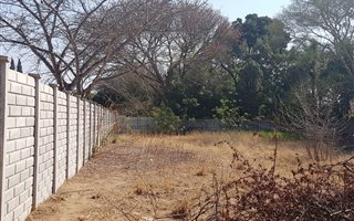 983 m² Land available in Eduanpark