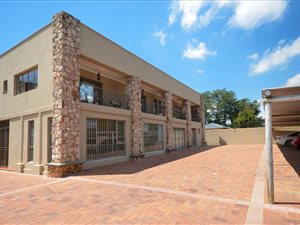 2 Bed Apartment in Greenside