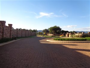 770 m² Land available in Redstone Country Estate