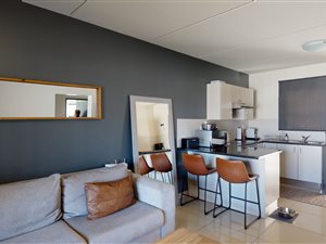 2 Bed Apartment in Pomona