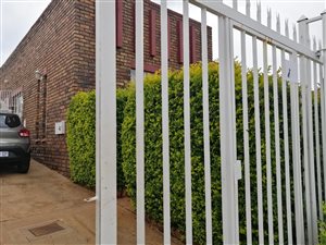 4 Bed House in Laudium