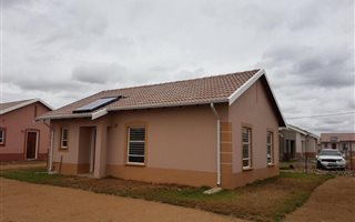 3 Bedroom House in Bloemspruit