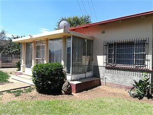 3 Bedroom House in West Porges