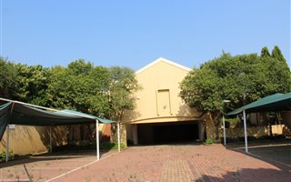 563 m² Office Space in Paulshof