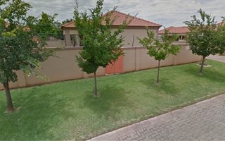 3 Bedroom Simplex in Baillie Park