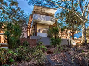 4 Bed House in Craighall Park
