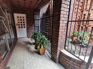 3 Bed Townhouse in Waterkloof Heights