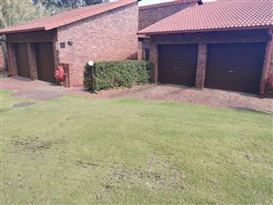 3 Bed Townhouse in Waterkloof Heights