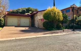 2 Bedroom Townhouse in Kiepersol