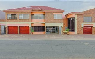 5 Bedroom House in Lenasia