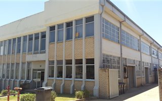 1556 m² Industrial space in Strydompark