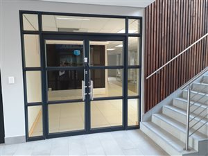 259 m² Office Space in Strubens Valley