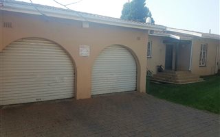 3 Bedroom House in Brackendowns