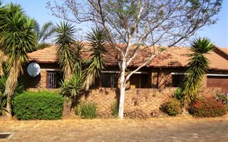 2 Bedroom Townhouse in Honeydew Ridge