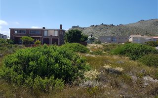 702 m² Land available in Pringle Bay