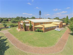 3300 m² Commercial space in Birch Acres