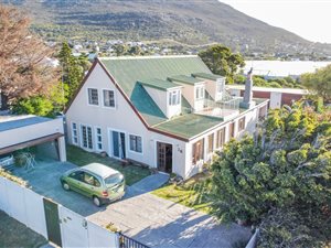 5 Bed House in Capri