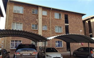 2 Bedroom Apartment in Karen Park