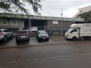 1300 m² Industrial space in Red Hill