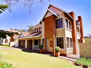 4 Bed House in Woodlands Estate