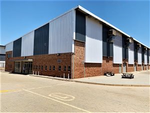2700 m² Commercial space in Rosslyn