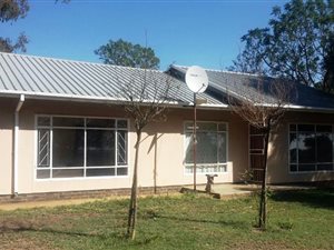 909 ha Farm in Mafikeng